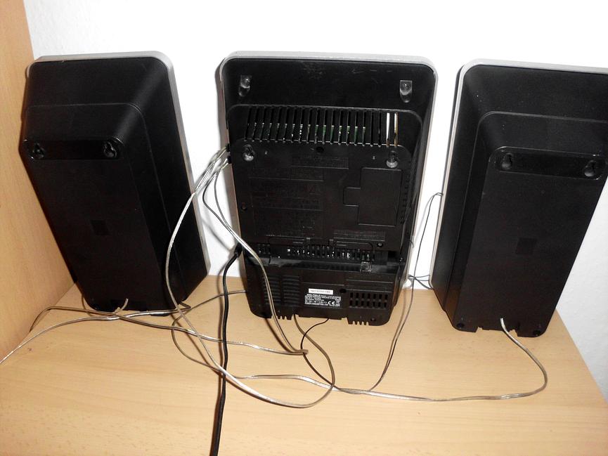 Bild 3 Ich gebe eine gebrauchte kleine Musikanlage ab nur für 10euro