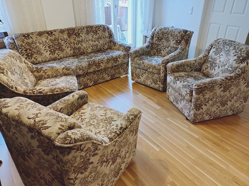 Bild 1 Sessel (vier zusammen = 70€) oder einzeln abzugeben