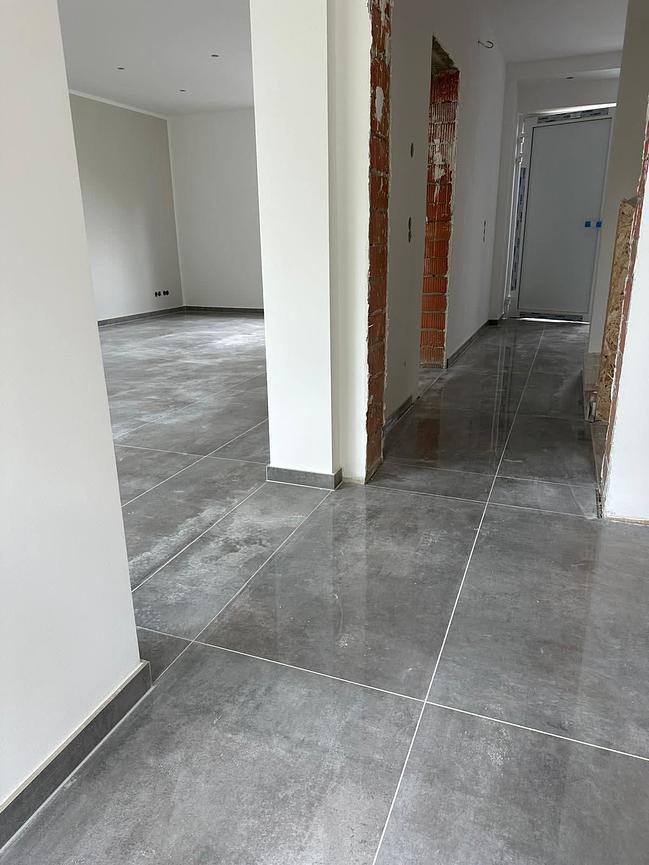 Bild 5 Fliesenlegen, Malerarbeiten, Fassaden