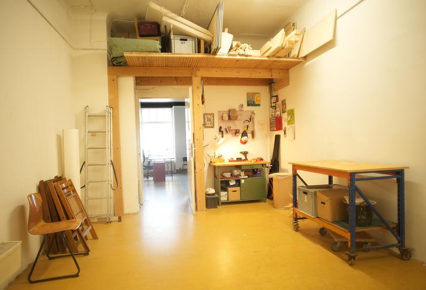 Bild 10 Arbeitsplätze_Coworking_Schreibtisch_Atelier_BüroRaum_Studio_Büro