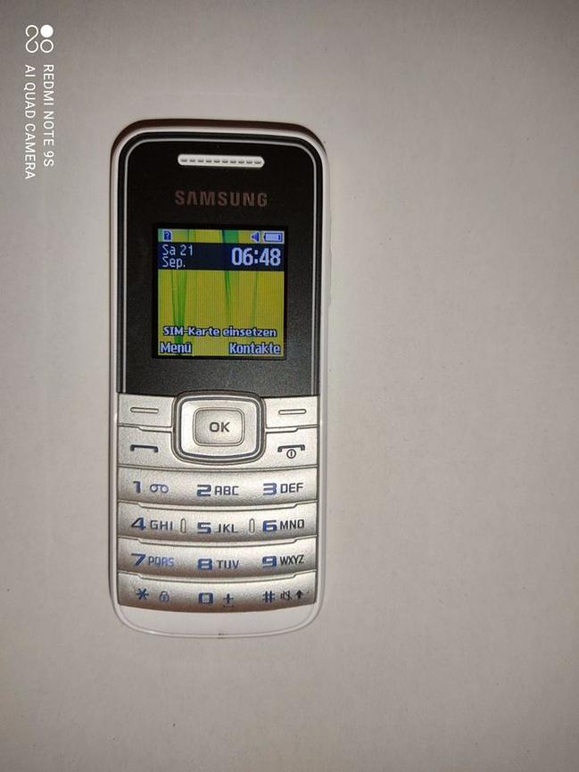 Bild 2 =>3xHandy Samsung GT-E 1050, weiß!!=>NEU=>zusammen nur 25,-!!! :
