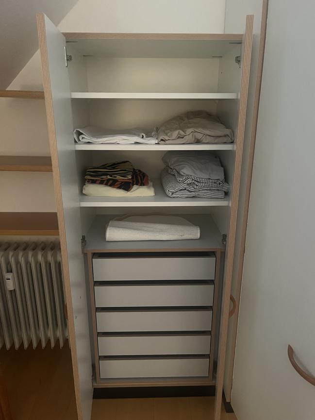 Bild 16 Wohnmöbel