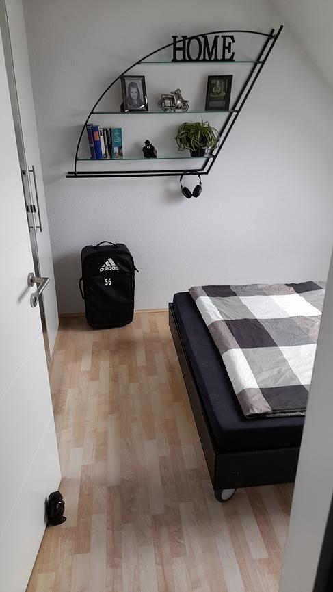 Bild 1 Schönes zentrales Zimmer/ All in