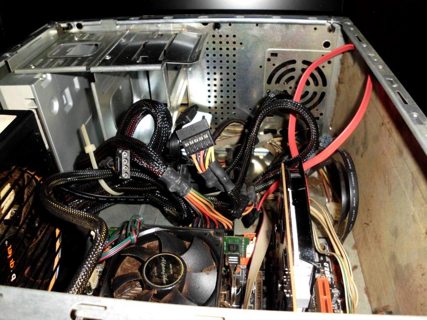 Bild 3 gebe hier ein pc zum aus schlachten und pc teile ab nur für 14euro