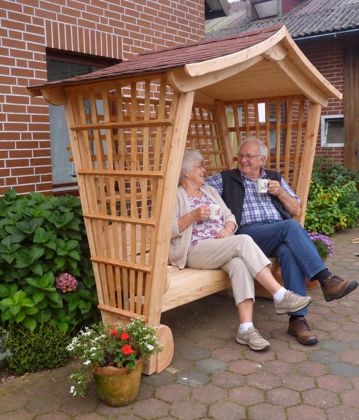 Bild 3 Überdachte Sitzgruppe. Gartenlaube. Gartenlaube. Weinachtsgeschenk.
