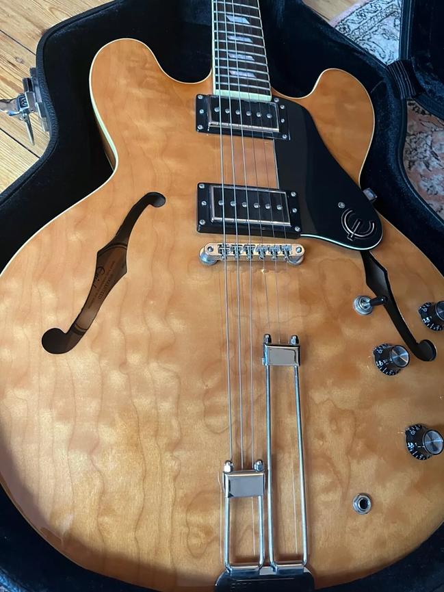 Bild 1 Epiphone Riviera Nick Valensi Signature P-94 2008