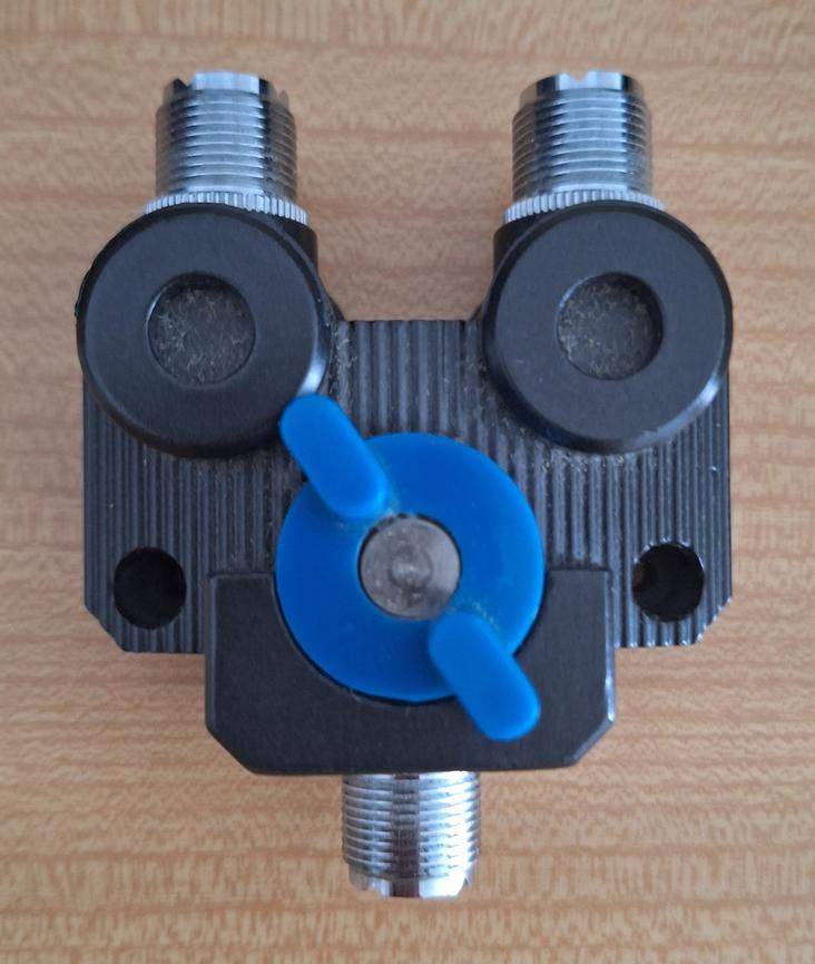 Bild 1 Amateurfunk-/ CB-Funk: Manueller 2-fach Antennenumschalter