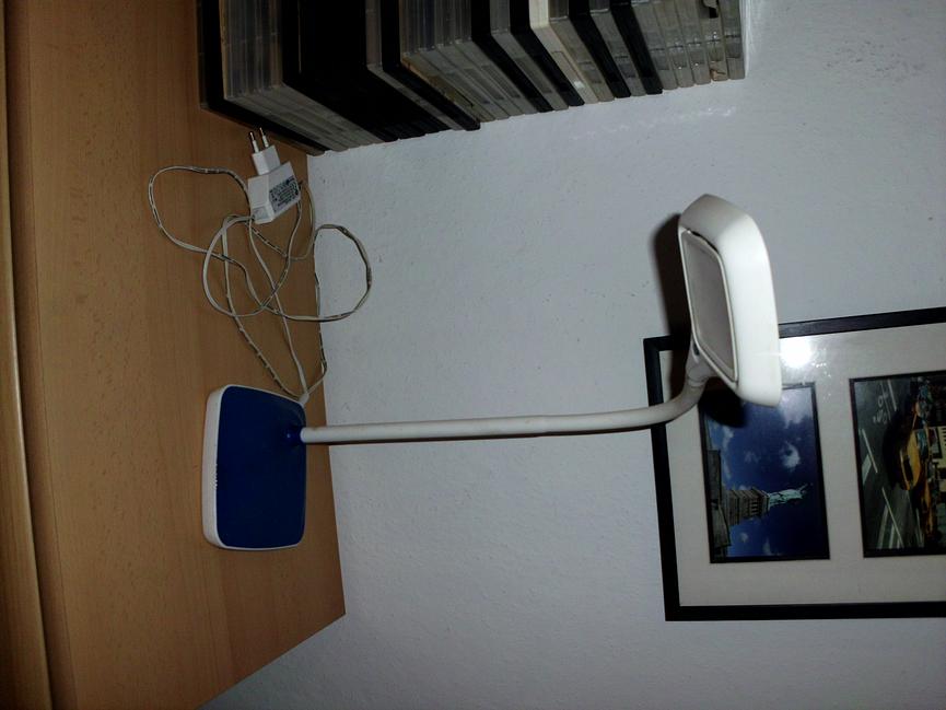 Bild 5 ich gebe hier einen asus pc monitor plus tischlampe nur für 8euro ab