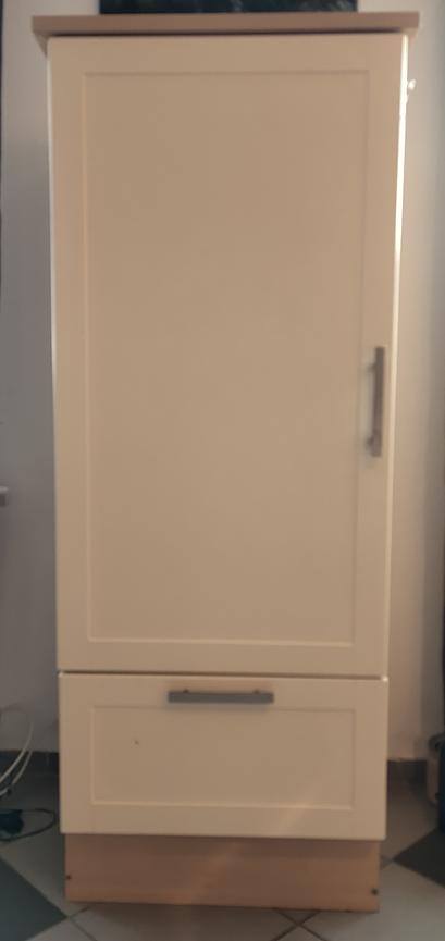 Bild 1 Einbaukühlschrank mit oder ohne freistehendem Schrank
