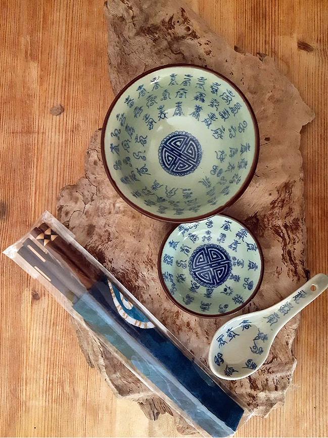 Bild 3 7-teiliges Set aus grüner Celadon Keramik mit asiatischen Schriftzeichen