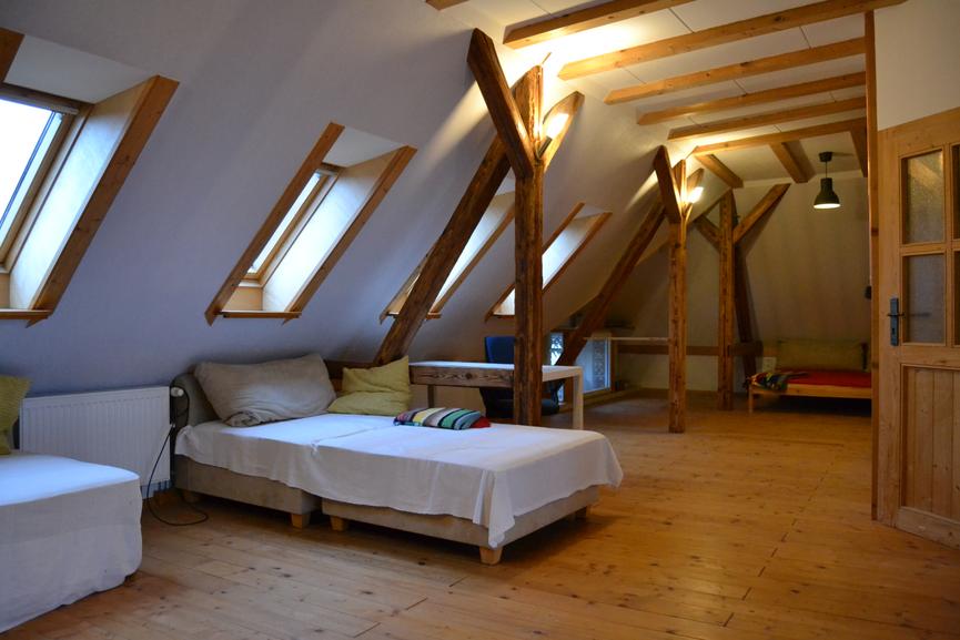 Bild 17 Geräumige DG-Wohnung mit Einbauküche