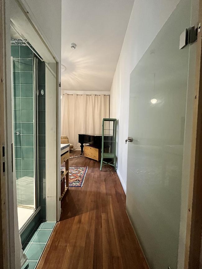 Bild 2 1-ZIMMER APPARTMENT /  WOHN-STUDIO MIT FLÜGEL ZU VERMIETEN