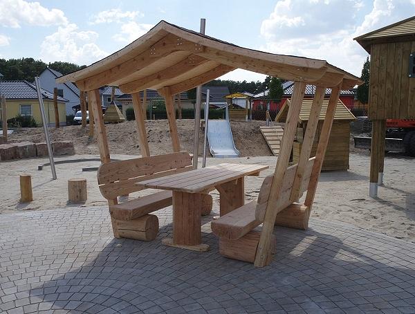 Bild 4 Sitzmöbel. Überdachte Gartenmöbel. Holzmöbel.