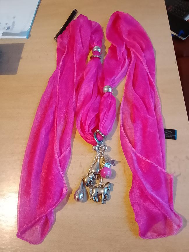 Bild 1 Schmuck Schal. 5 Euro