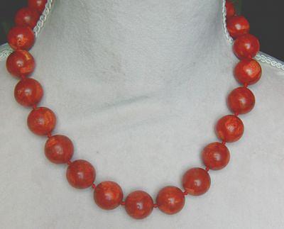 Bild 1 Korallenkette im eleganten klassischen Design