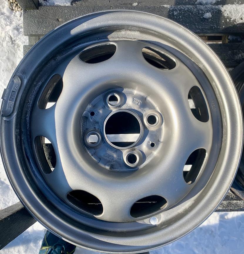 Bild 4 Hiermit biete ich Stahlfelgen 13 Zoll für den VW Polo 6N/Golf 3.