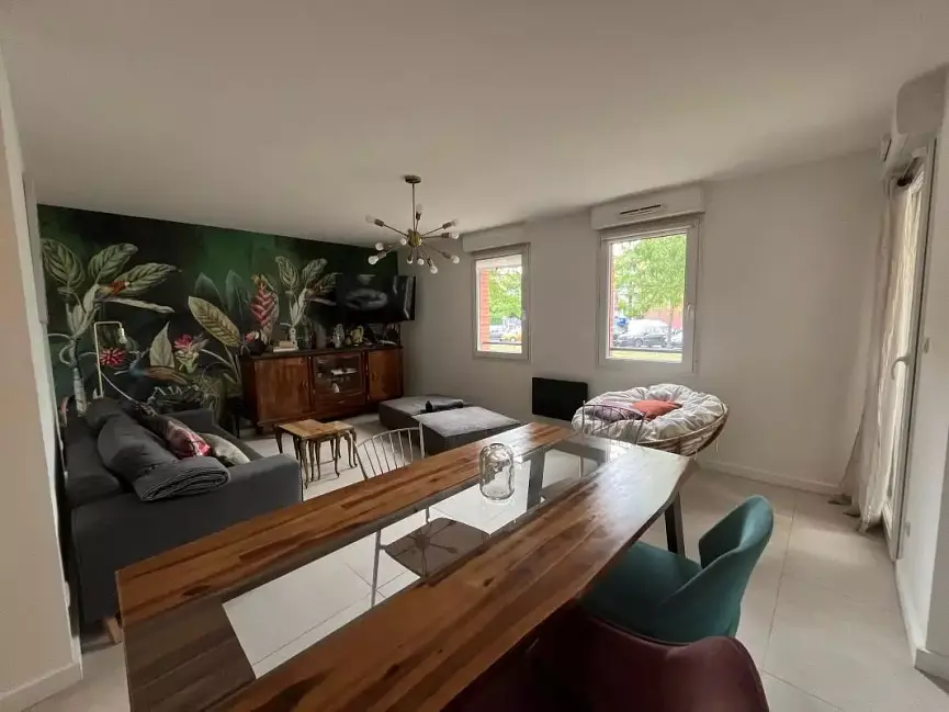 Bild 3 Große, komplett möblierte Wohnung  eines Gebäudes