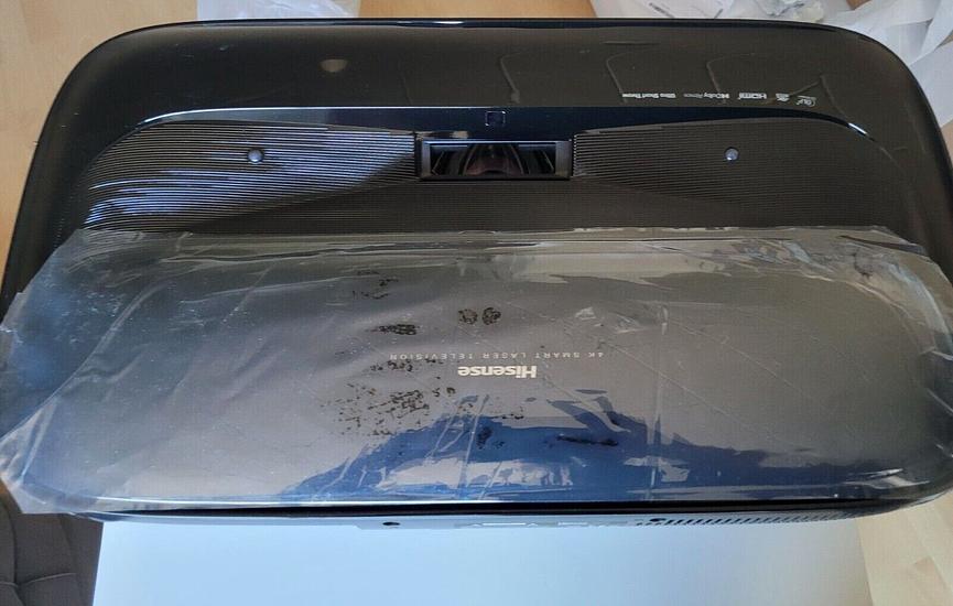 Bild 2 Hisens RGB Laser 4K 100L9G Ultrakurzdistanzprojektor mit 100 zoll Leinwand