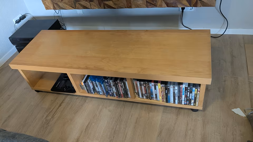 Bild 3 IKEA TV-Board mit Rollen