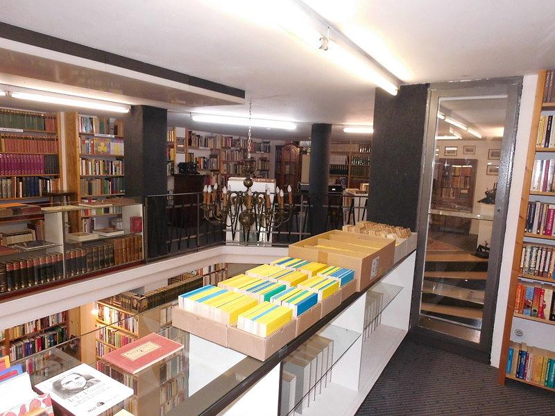 Bild 4 Bücher:  50 % Rabatt auf alle Bücherpreise im Stöberladen!!!!!!!!!!!!!!!!