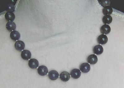 Bild 1 Amethystkette stets edel und fein