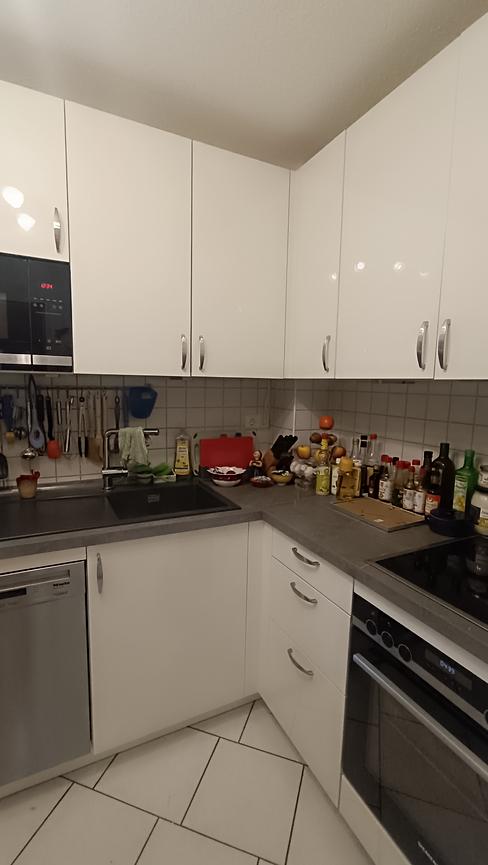 Bild 1 Hochwertige Einbauküche 3,5 J alt mit allen Einbaugeräten