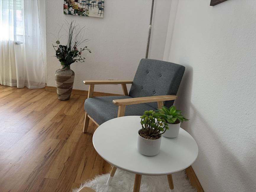 Bild 2 schicke möblierte 1-Zimmerwohnung in bester Lage