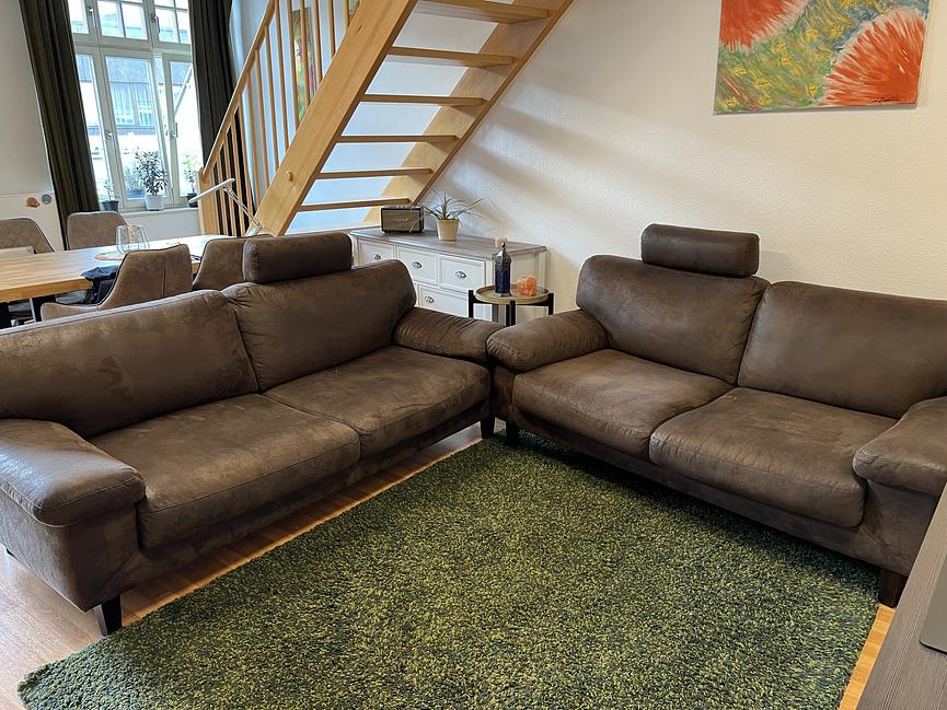 Bild 1 Zwei Sofas Mikrofaser-Lederoptik in braun - gepflegt und bequem