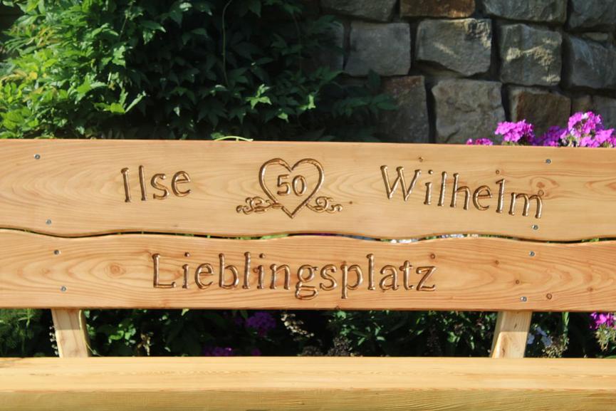Bild 6 Gartenbank aus Lärche mit Gravur. Rentners Geschenk. Jubiläums Geschenk.