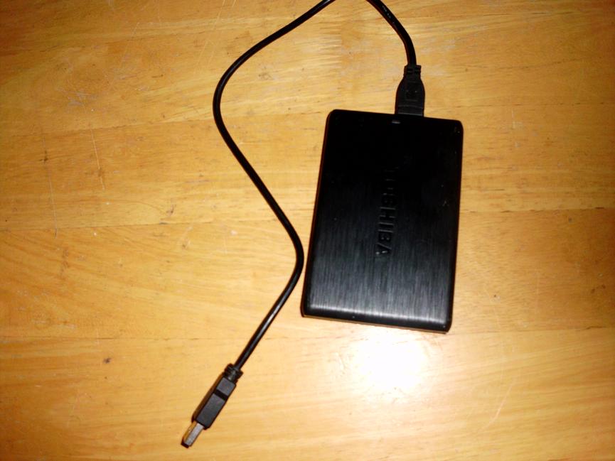 Bild 4 gebe  eine 1TB externne festplatte von toshiba günstig ab nur für 18euro