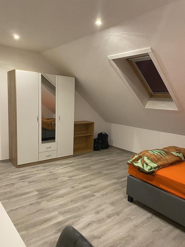 Bild 1 Zimmer ab Mitte September 2025 zu vermieten