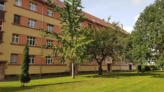 Bild 21 Ich vermiete eine 2-Zimmer-Dachgeschosswohnung mit Küche, Bad und Flur in Golis