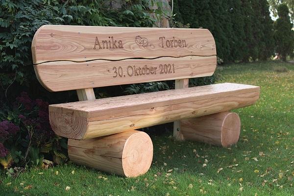 Bild 3 Gartenbank aus Lärche mit Gravur. Hochzeitsgeschenk.
