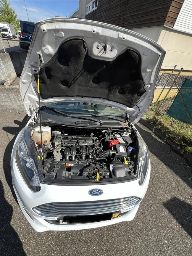 Bild 6 Ford Fiesta 2015 TÜV bis 04/27 sehr gute Zustand