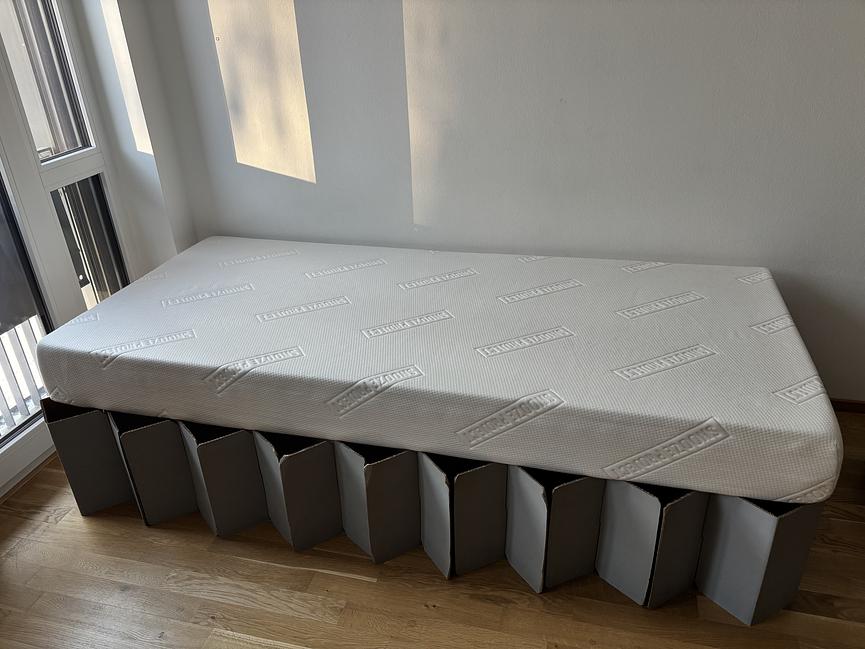 Bild 2 Papp-Bett von Roominabox, mit oder ohne Matratze zu verkaufen