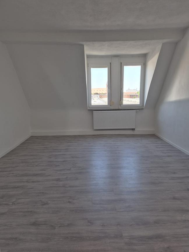 Bild 2 kernsanierte 3-Zimmer-Wohnung Diese attraktive Wohnung liegt in Steinb0hl