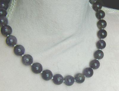 Bild 7 Amethystkette stets edel und fein