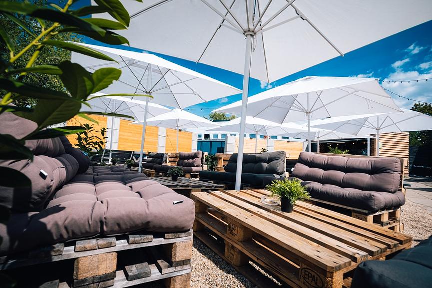 Bild 1 Servicekraft für Imbiss und Brunch (Minijob, m/w/d) am See