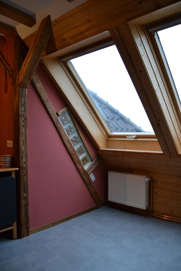 Bild 5 Geräumige DG-Wohnung mit Einbauküche