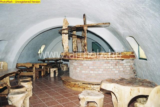 Bild 42 Rustikale Gartenmöbel