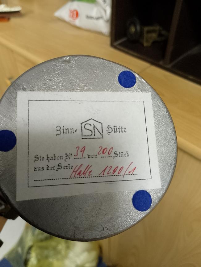 Bild 2 Der Esel der auf Rosen ging Halle 1200 Jahre Zinn