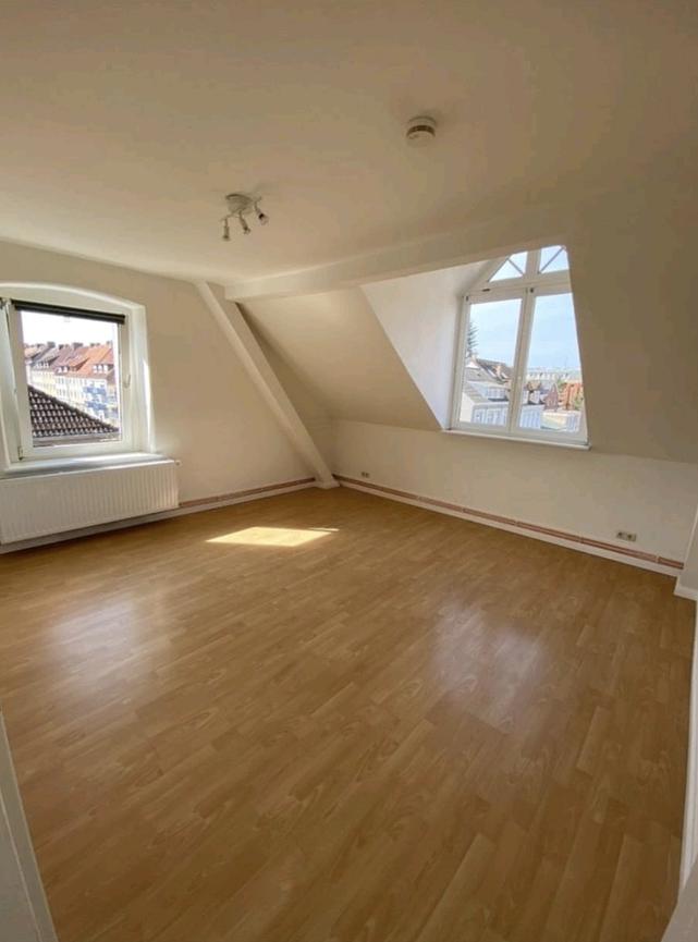 Bild 1 Helles all inclusive Zimmer in Frauen-WG