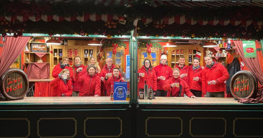 Bild 1 Glühweinstand Zur Höll sucht Aushilfen auf dem Leipziger Weihnachtsmarkt 15€/h