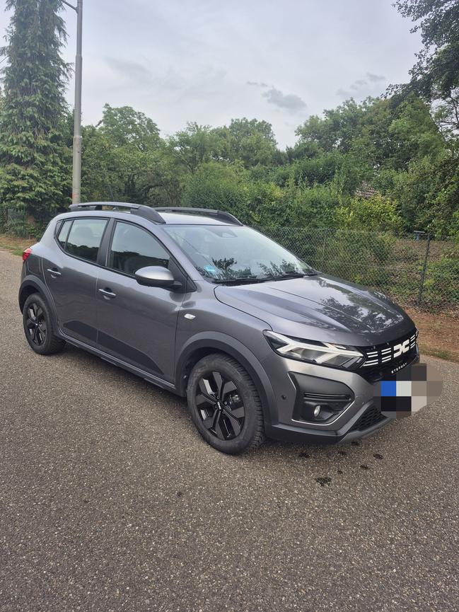 Bild 2 Dacia Sandero unfallfrei 7324km Automatik Navi