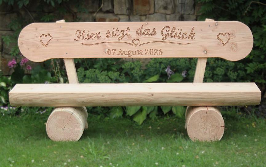 Bild 3 Gartenbänke aus Lärchenholz mit Gravur. Hochzeitsgeschenk.