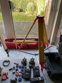 Bild 1 Ababe von Vermessungsequipment Tachymeter usw.