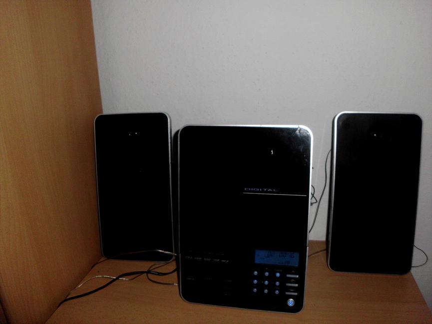 Bild 1 Ich gebe eine gebrauchte kleine Musikanlage ab nur für 10euro