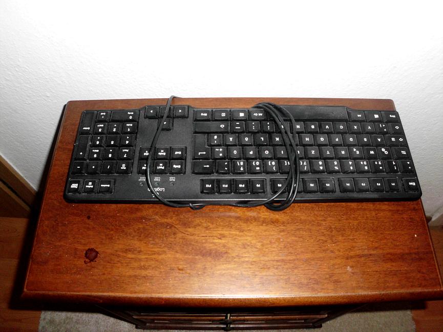 Bild 10 gebe hier ein pc monitor plu zwei tastaruren ab nur für 8euo