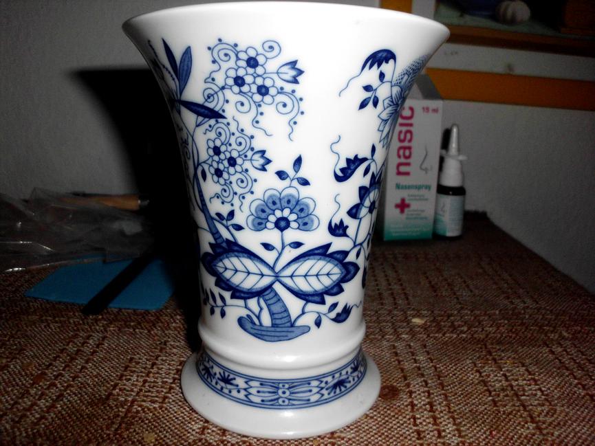Bild 2 Wunder schöne blumen vase von hutschenröder abzugeben nur 8euro