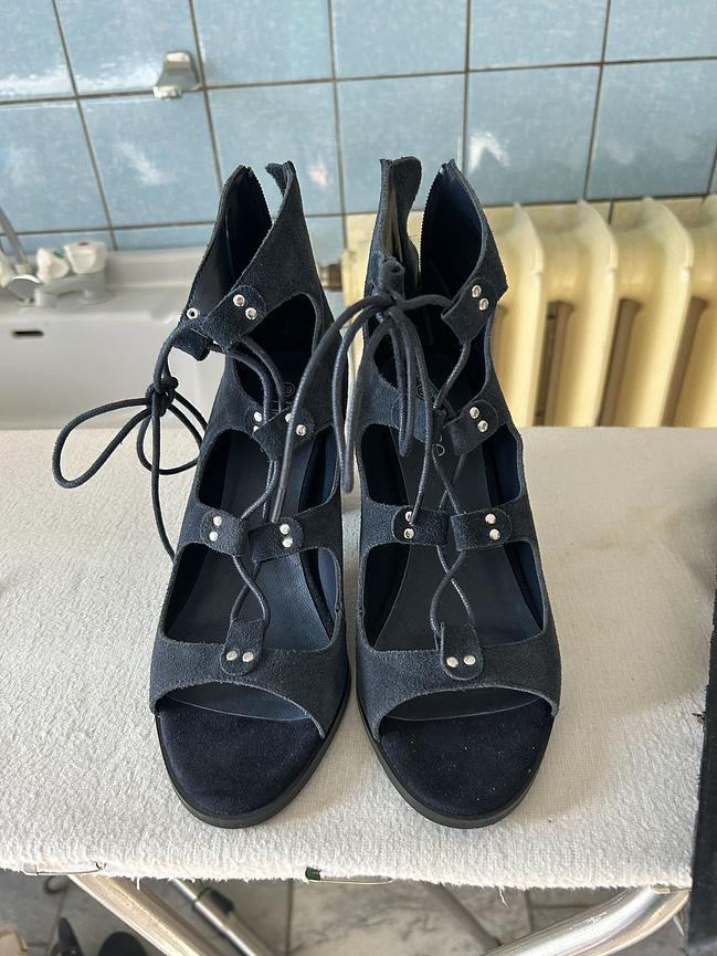 Bild 7 Damenschuhe
